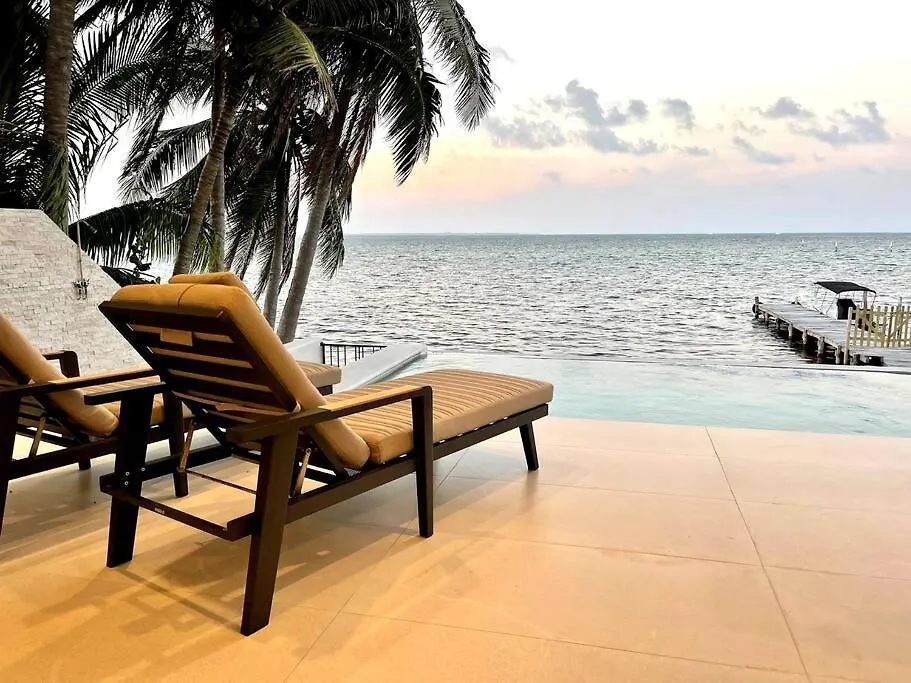 Casa F Villa Cancun 0*,